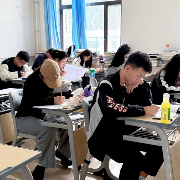 中传取消艺考冲上热搜，呼和浩特美术生文化课还来得及吗？(图1)